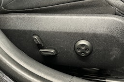 musta Mercedes-Benz C 2023 kuva 19.