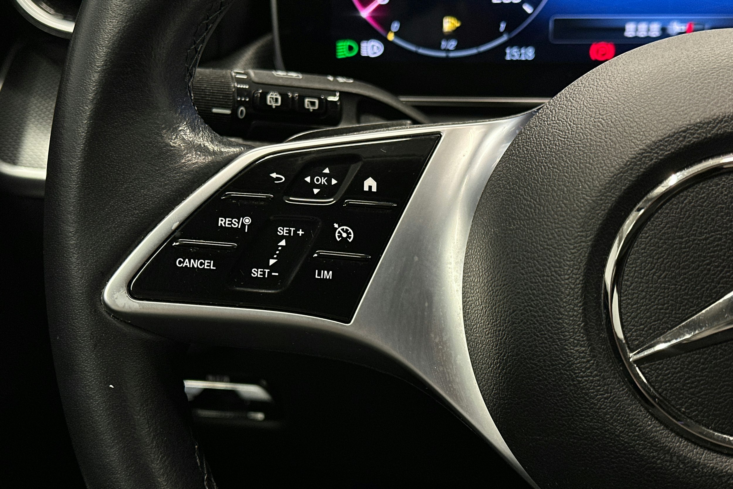 musta Mercedes-Benz C 2023 kuva 21.