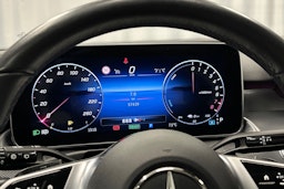 musta Mercedes-Benz C 2023 kuva 23.