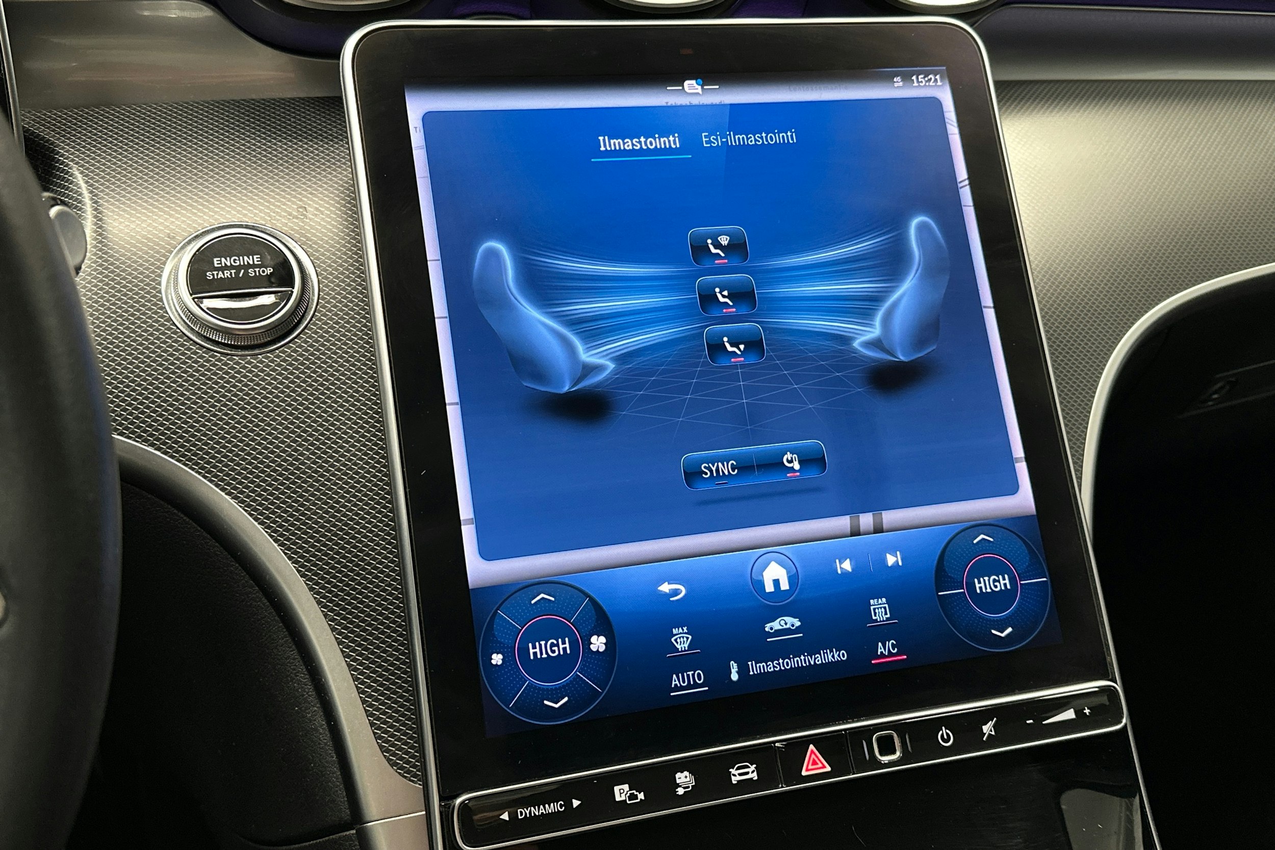 musta Mercedes-Benz C 2023 kuva 31.