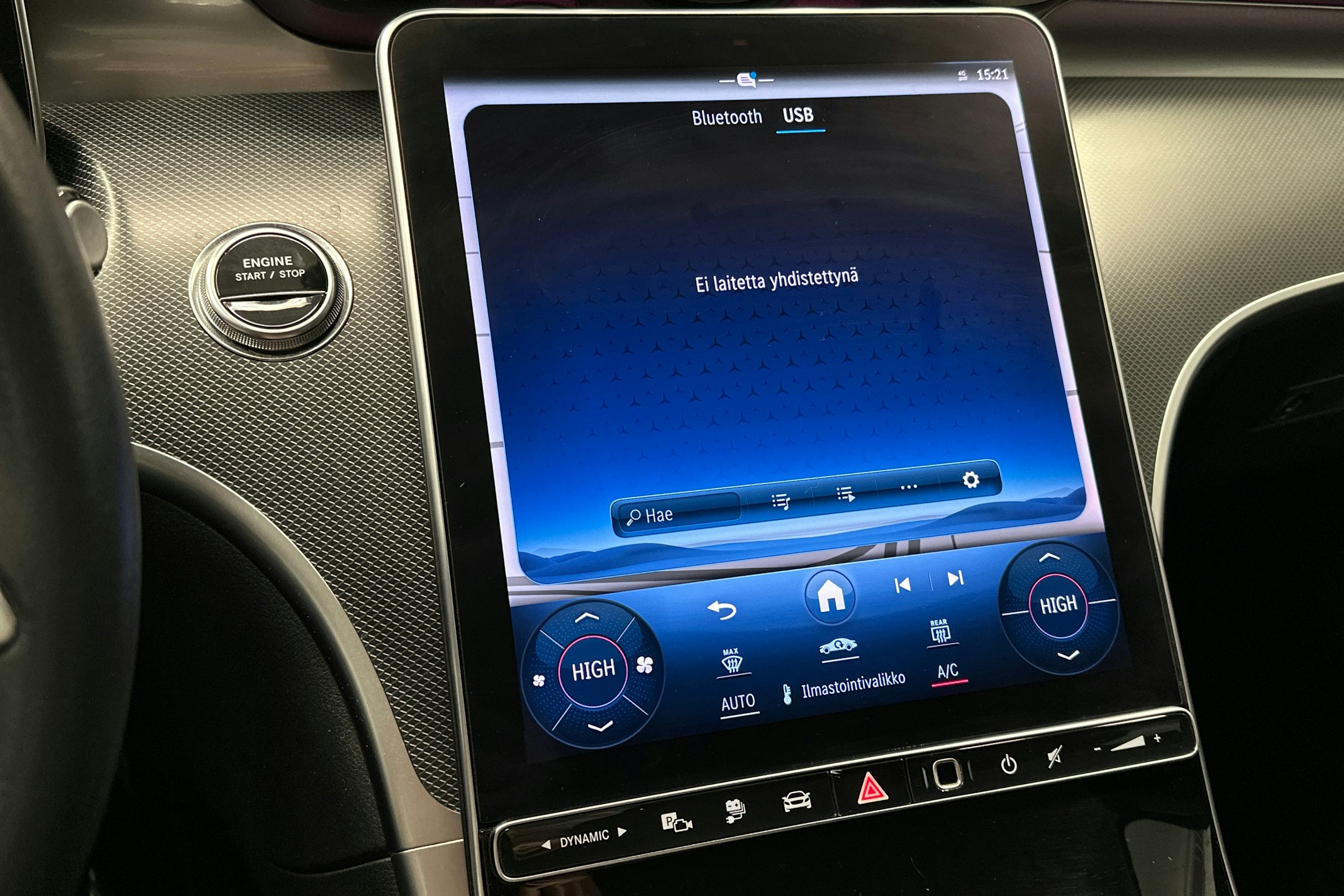 musta Mercedes-Benz C 2023 kuva 33.