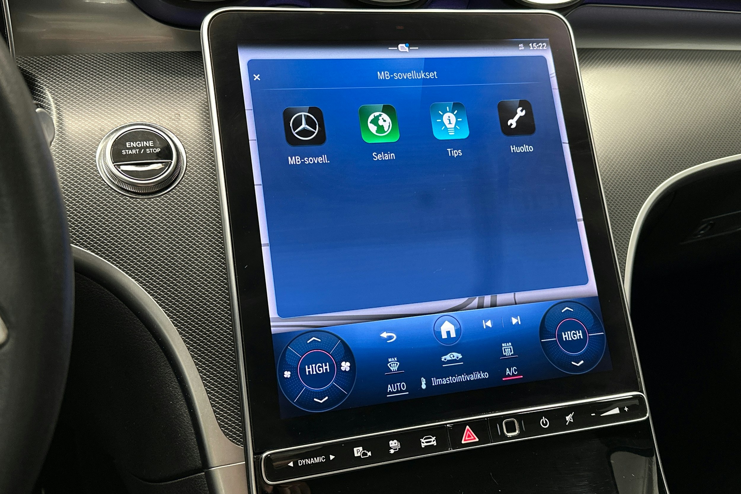 musta Mercedes-Benz C 2023 kuva 34.