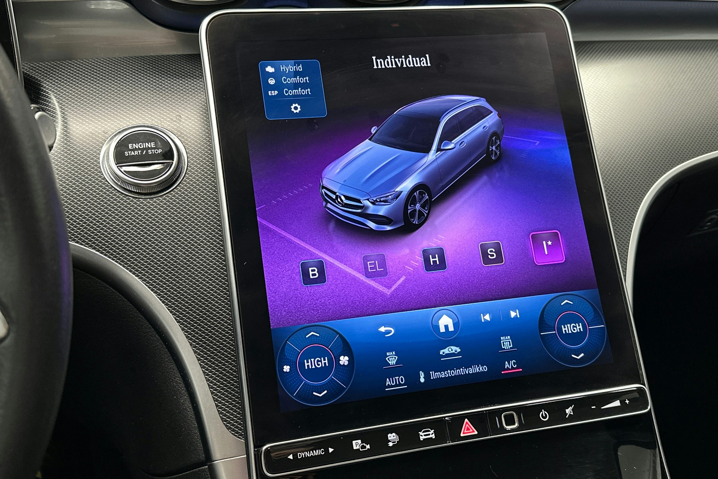 musta Mercedes-Benz C 2023 kuva 35.