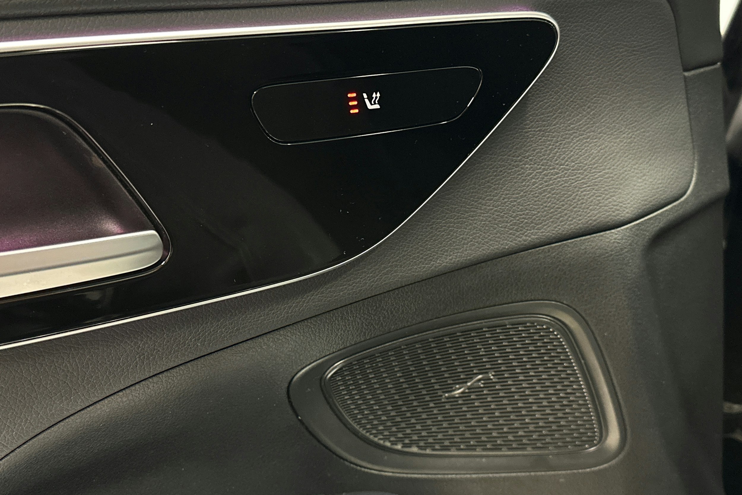 musta Mercedes-Benz C 2023 kuva 36.