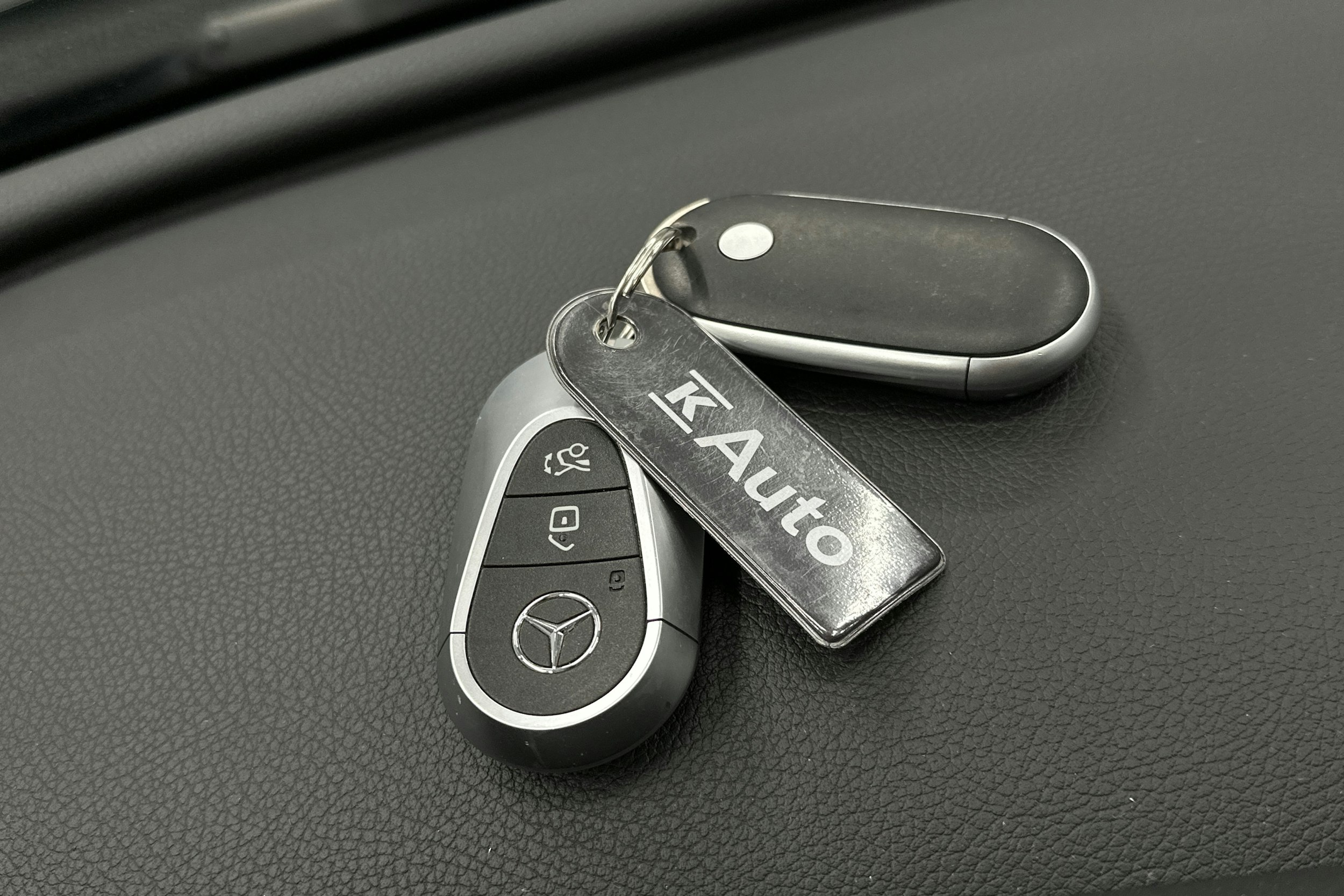 musta Mercedes-Benz C 2023 kuva 38.