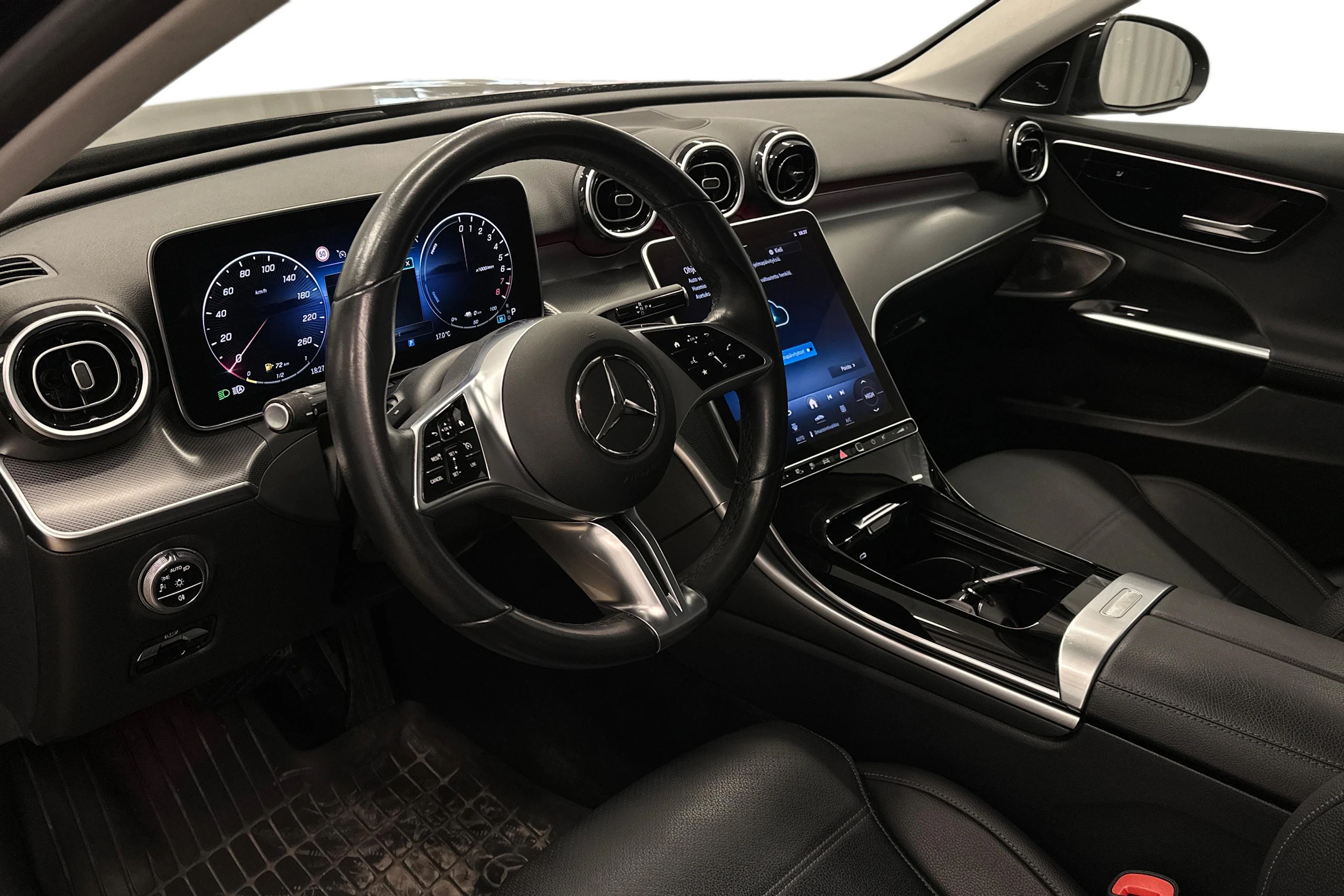 musta Mercedes-Benz C 2023 kuva 8.
