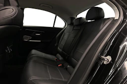 musta Mercedes-Benz C 2023 kuva 11.