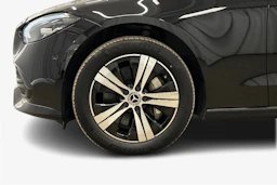 musta Mercedes-Benz C 2023 kuva 12.