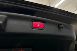 musta Mercedes-Benz C 2023 kuva 16.