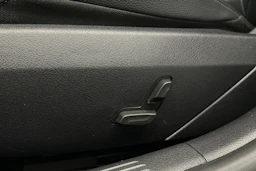 musta Mercedes-Benz C 2023 kuva 20.