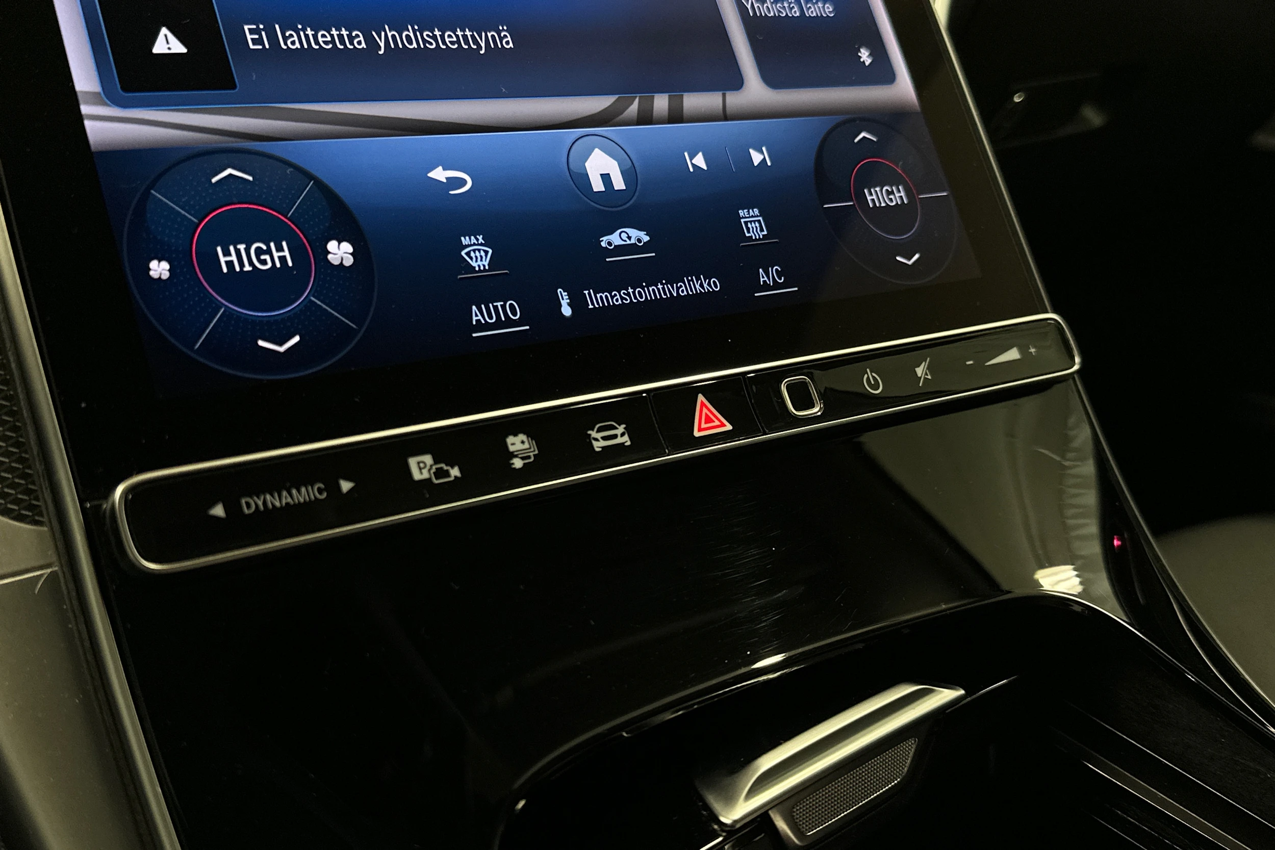 musta Mercedes-Benz C 2023 kuva 35.