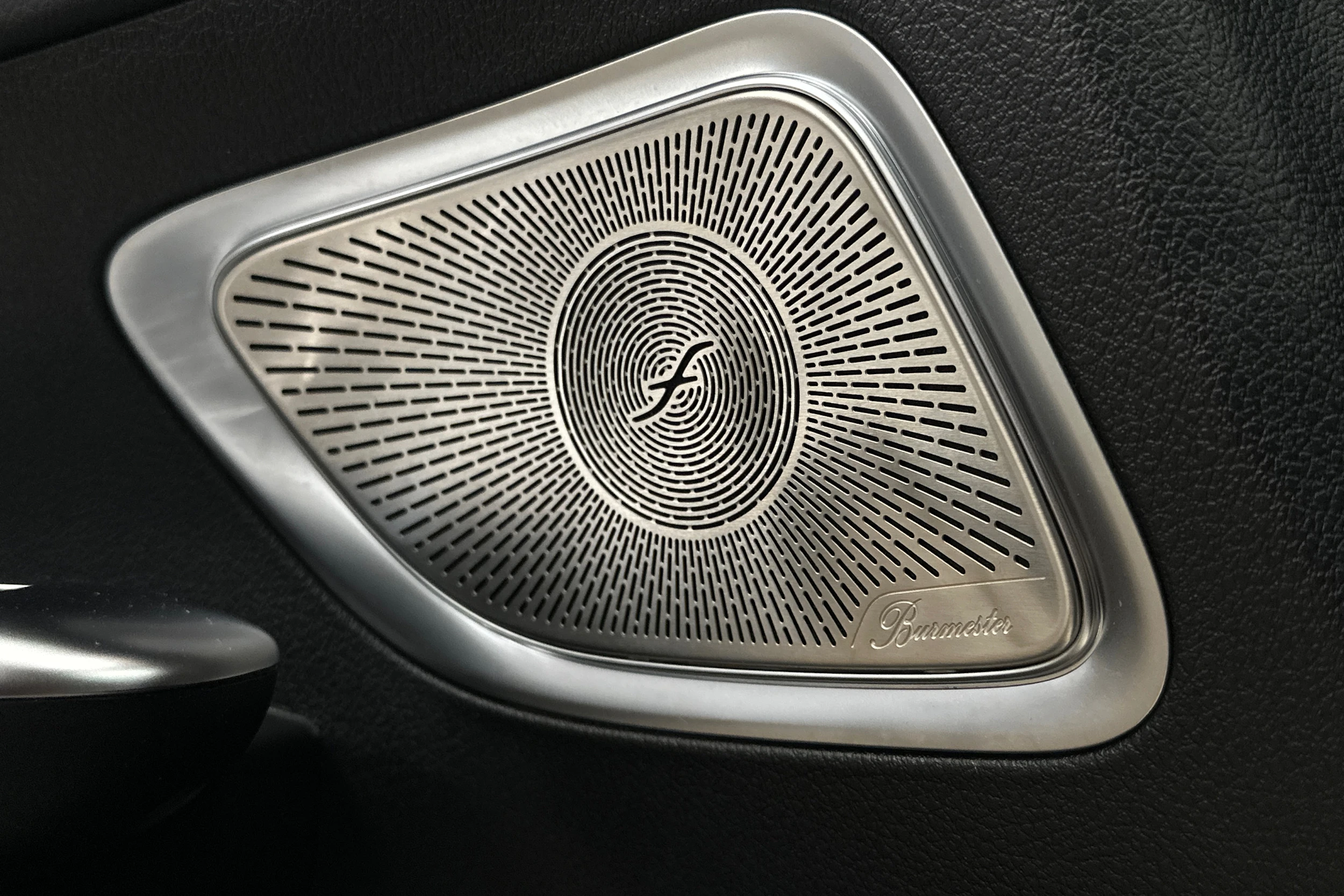 musta Mercedes-Benz C 2023 kuva 37.