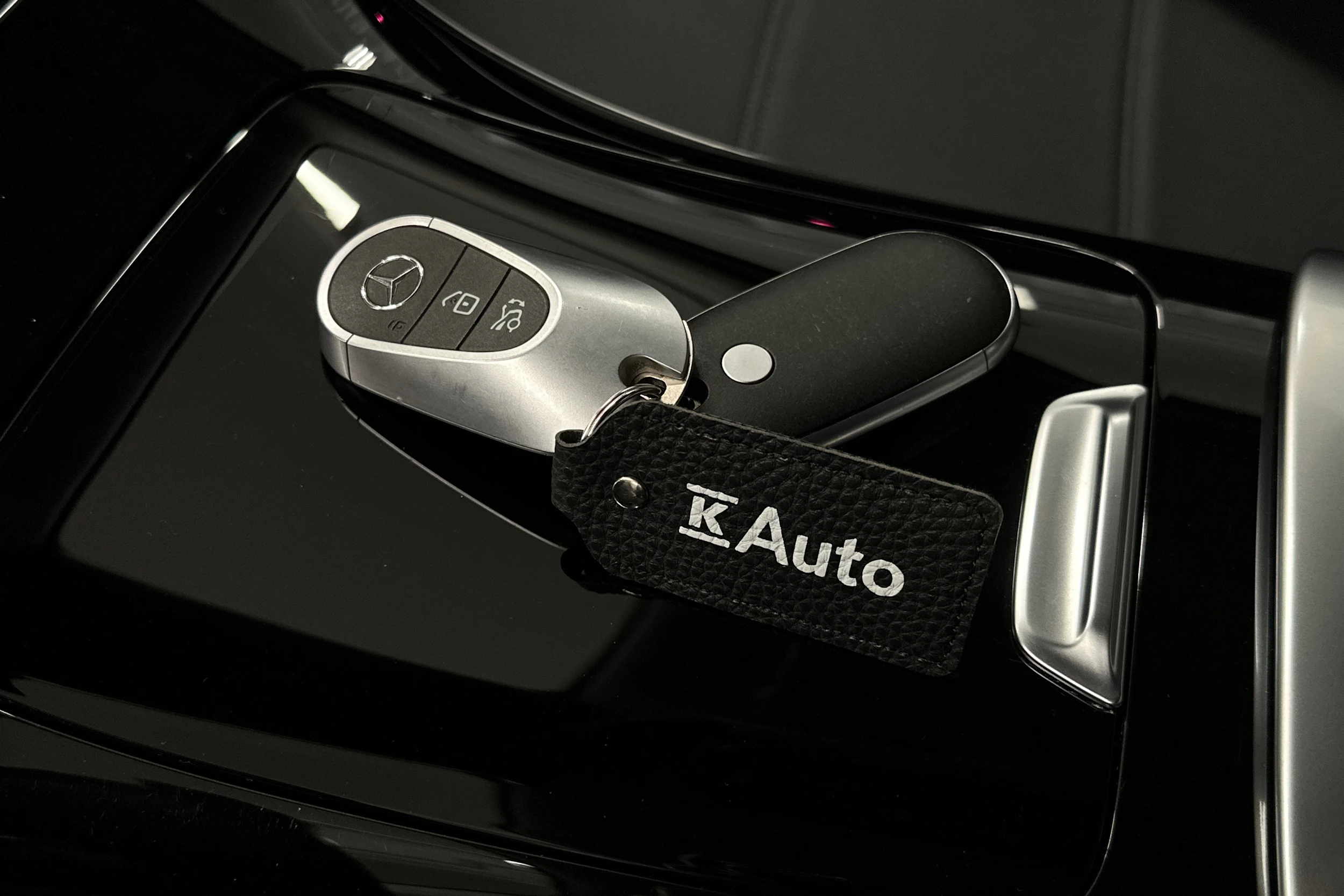 musta Mercedes-Benz C 2023 kuva 38.