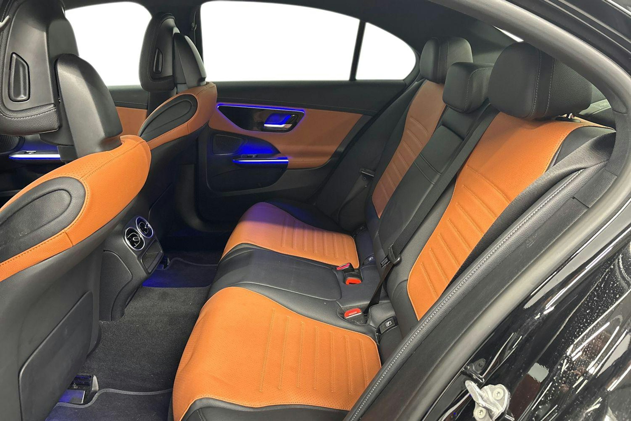 musta Mercedes-Benz C 2023 kuva 8.