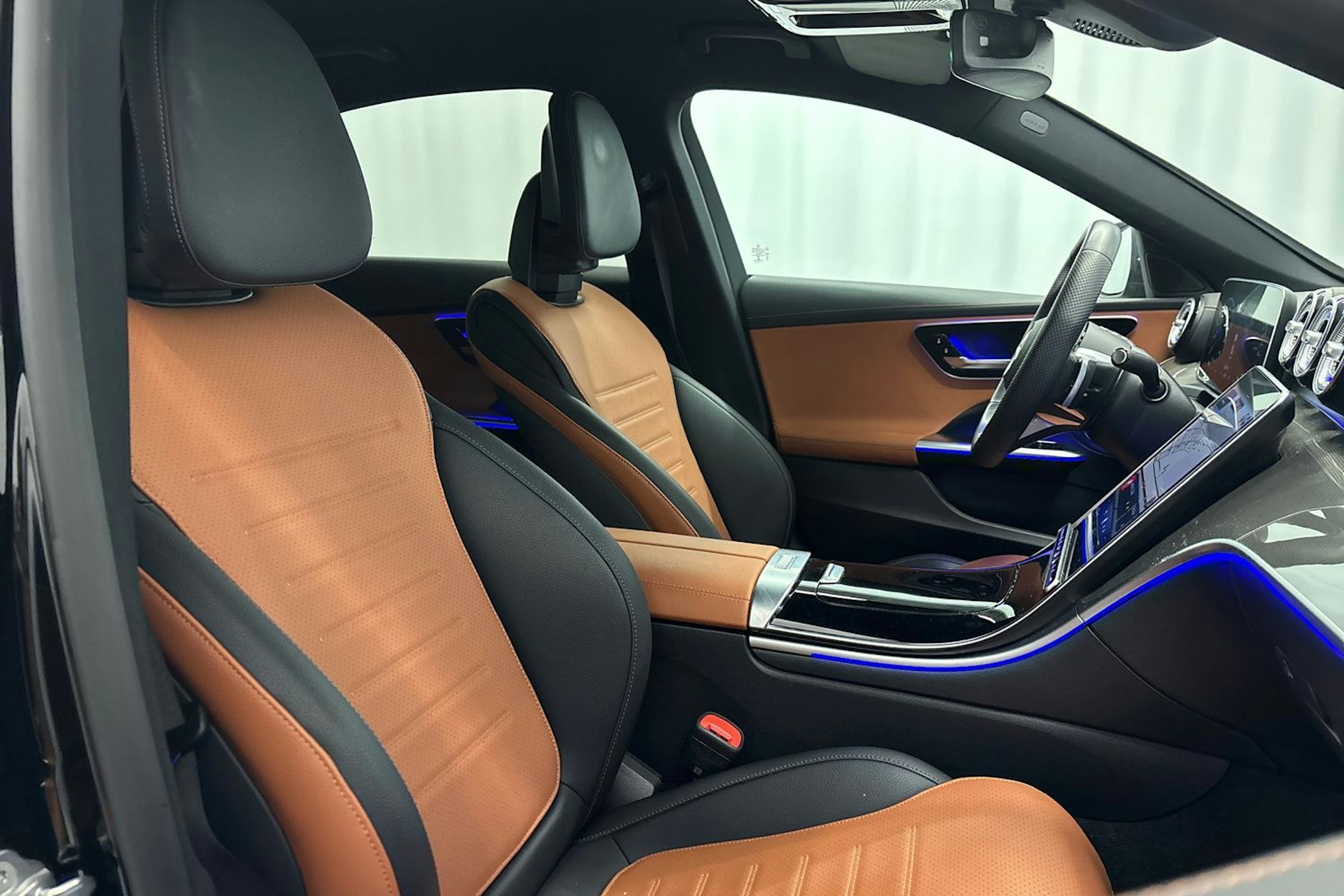 musta Mercedes-Benz C 2023 kuva 12.