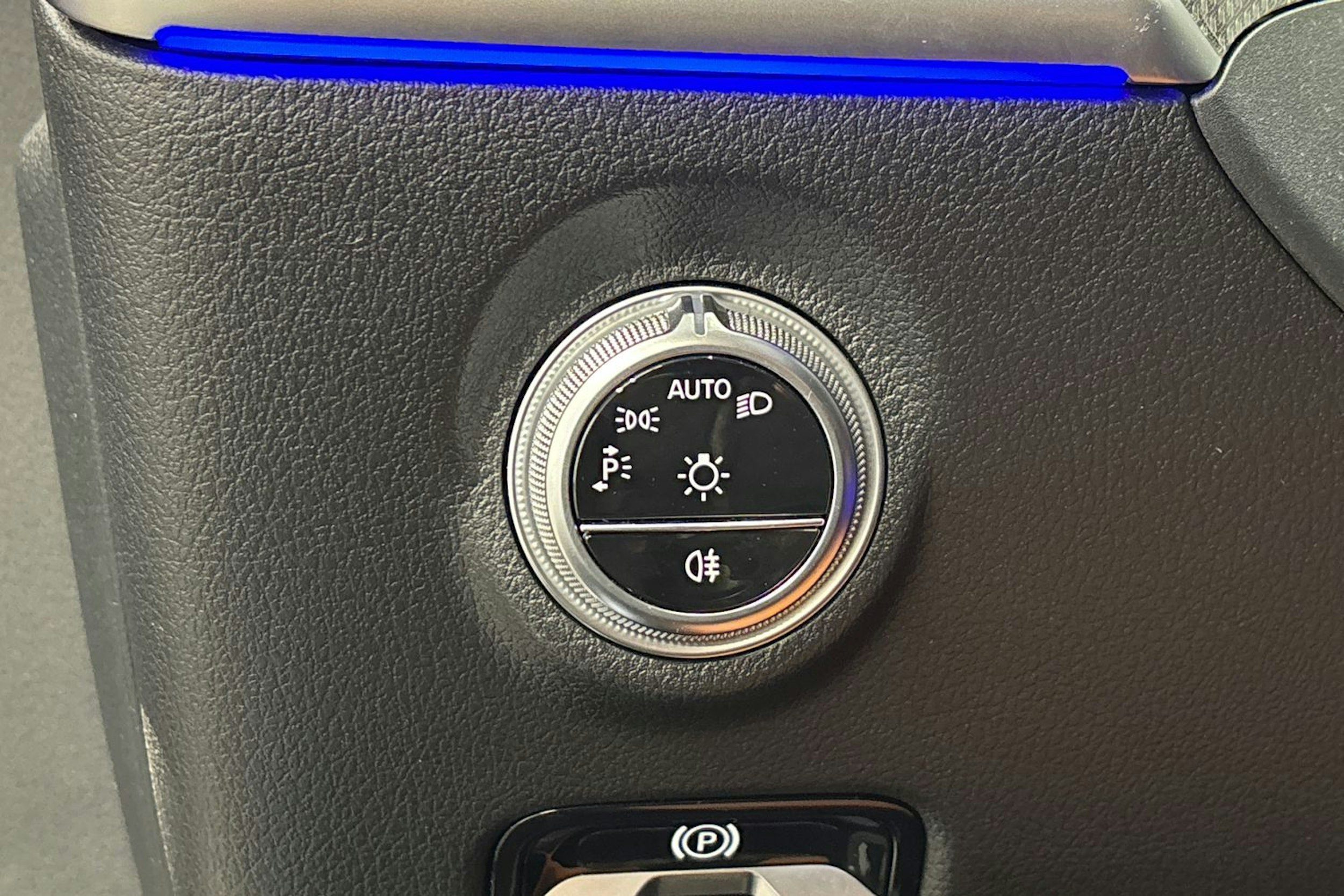 musta Mercedes-Benz C 2023 kuva 16.