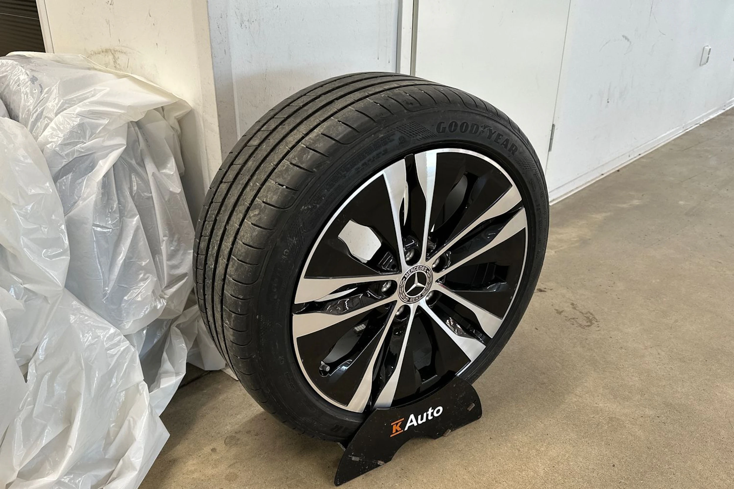 harmaa Mercedes-Benz C 2023 kuva 10.