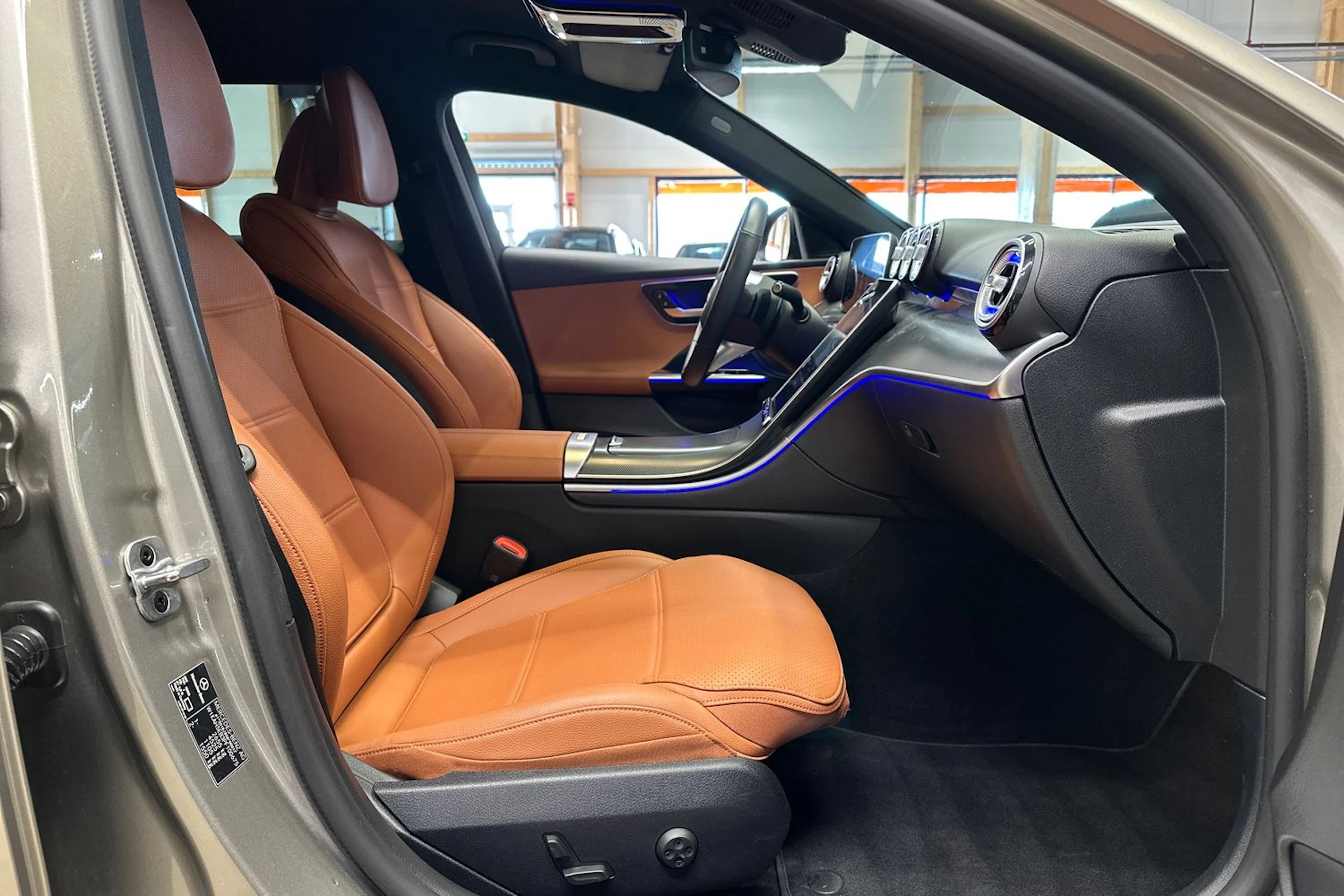 harmaa Mercedes-Benz C 2023 kuva 11.