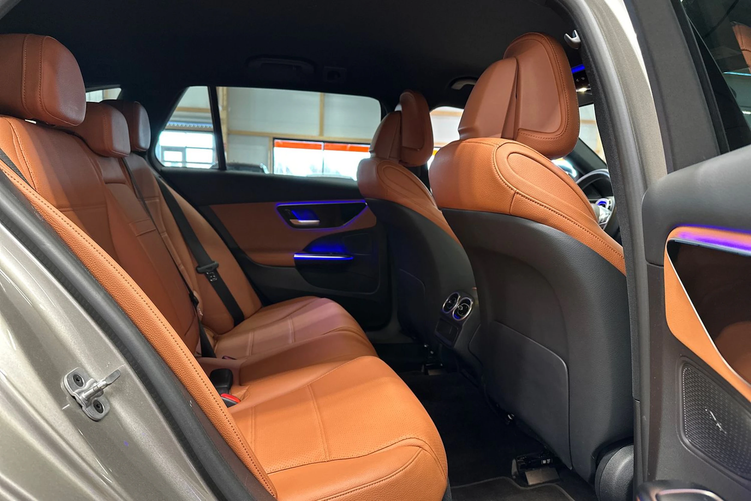 harmaa Mercedes-Benz C 2023 kuva 12.