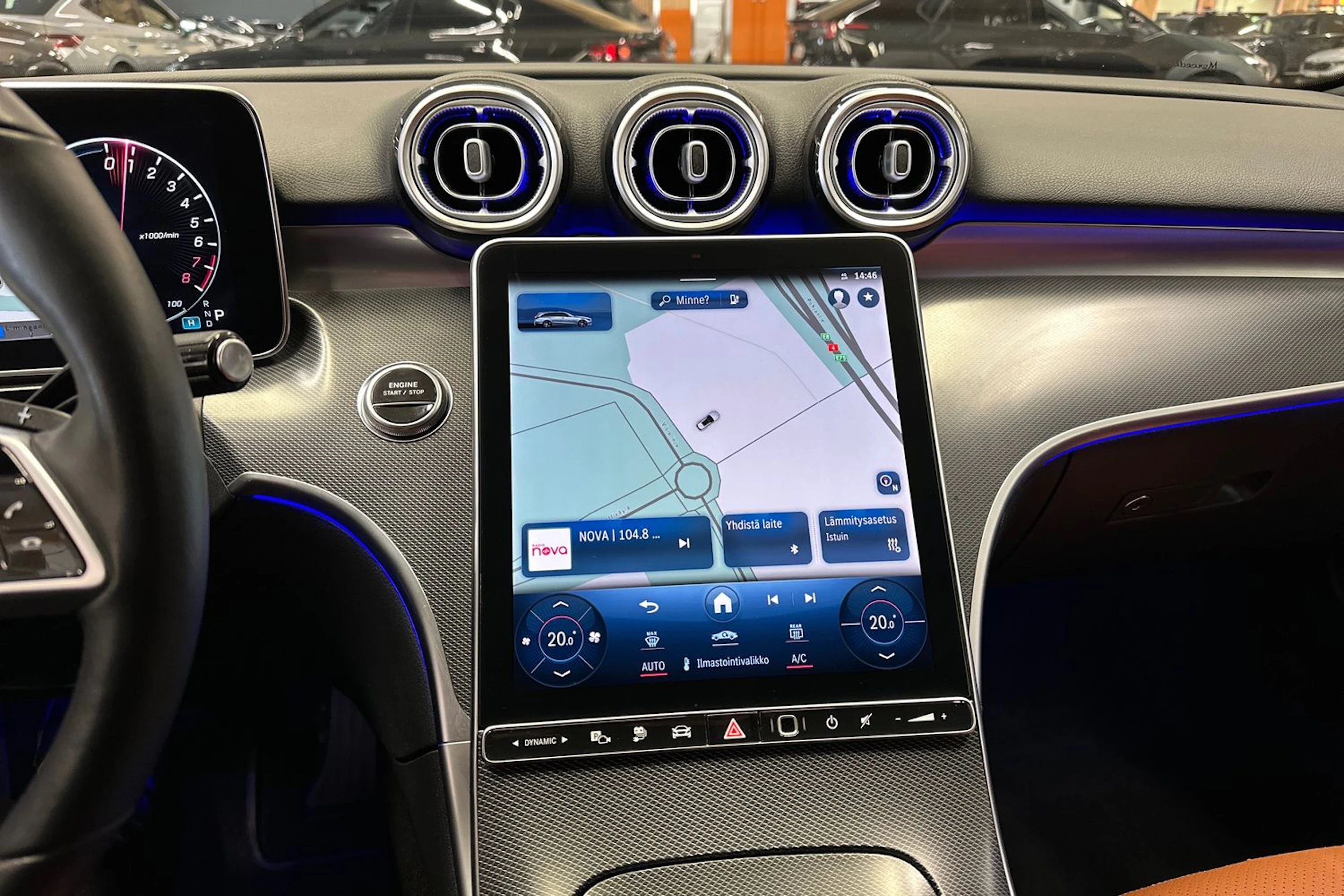 harmaa Mercedes-Benz C 2023 kuva 18.