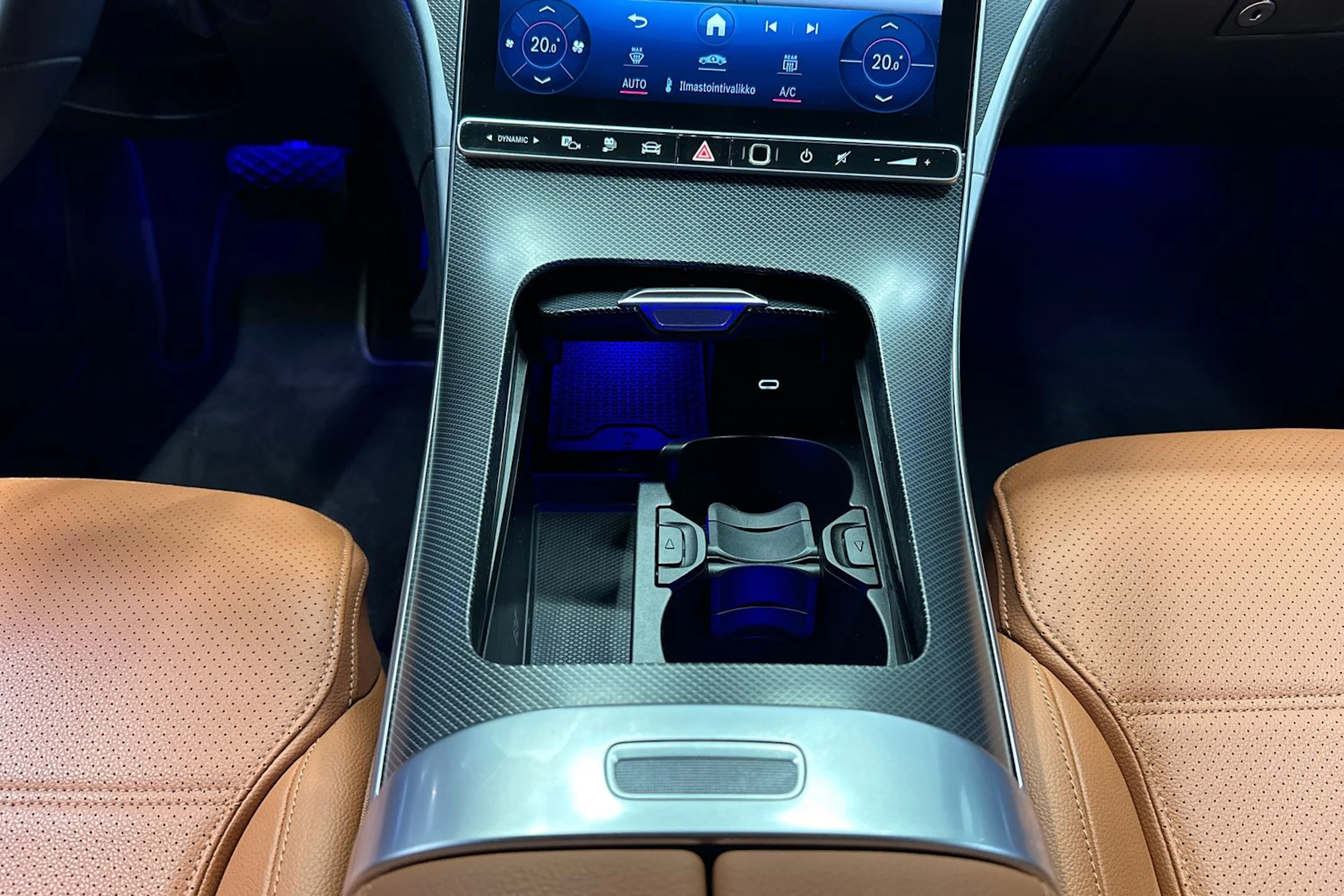 harmaa Mercedes-Benz C 2023 kuva 19.