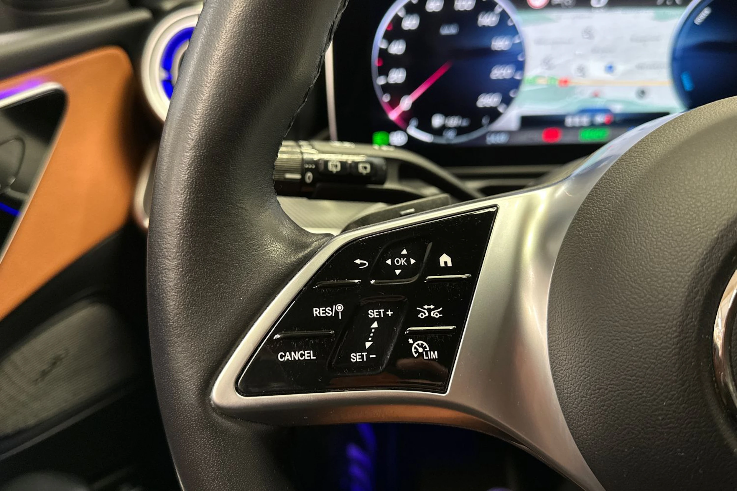 harmaa Mercedes-Benz C 2023 kuva 22.