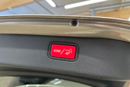 harmaa Mercedes-Benz C 2023 kuva 29.