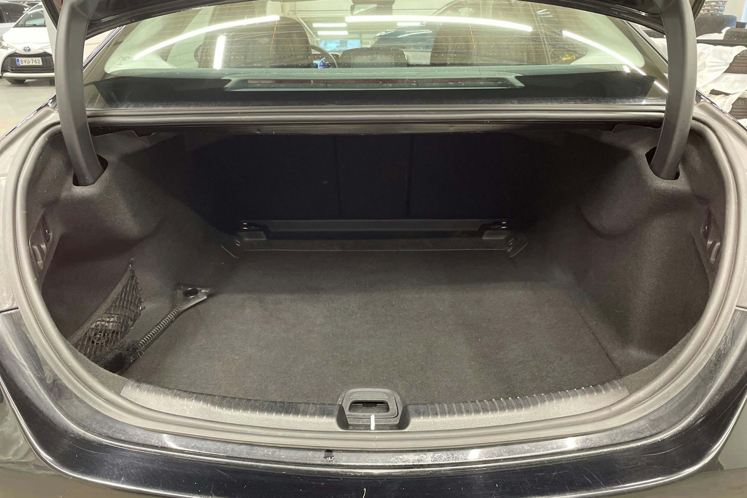 musta Mercedes-Benz C 2023 kuva 14.