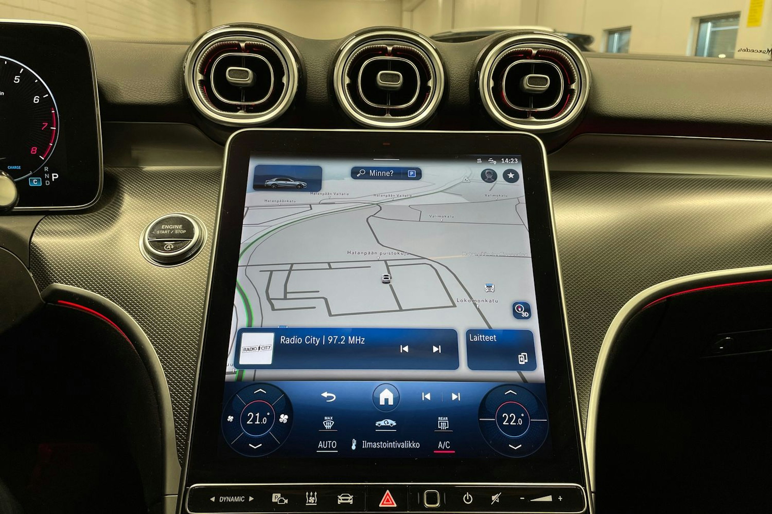 musta Mercedes-Benz C 2023 kuva 19.