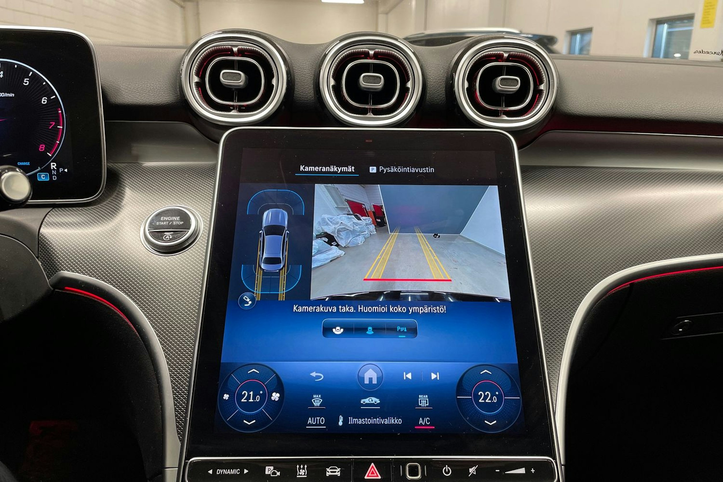 musta Mercedes-Benz C 2023 kuva 20.