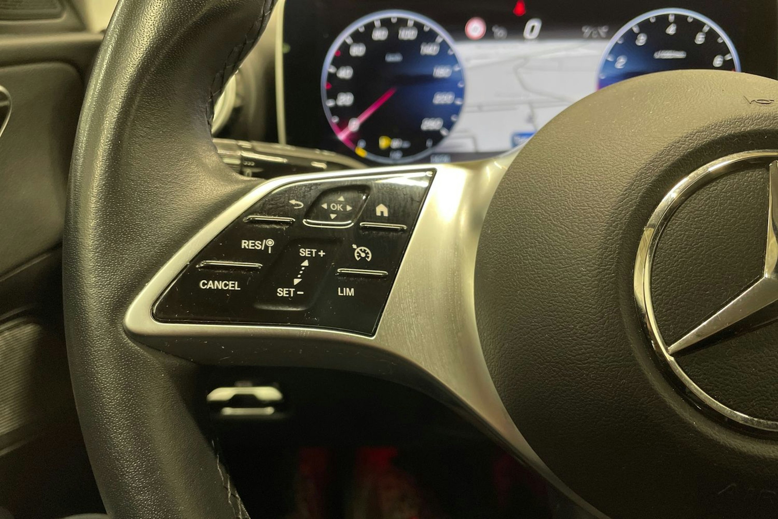 musta Mercedes-Benz C 2023 kuva 22.