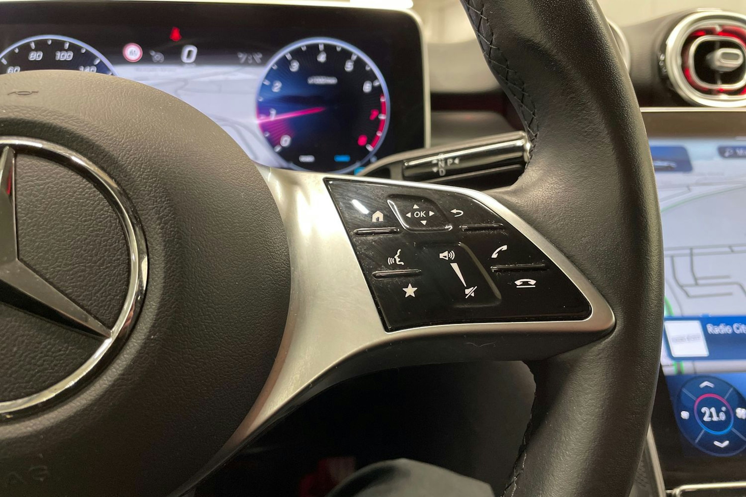 musta Mercedes-Benz C 2023 kuva 23.