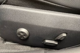 musta Mercedes-Benz C 2023 kuva 24.