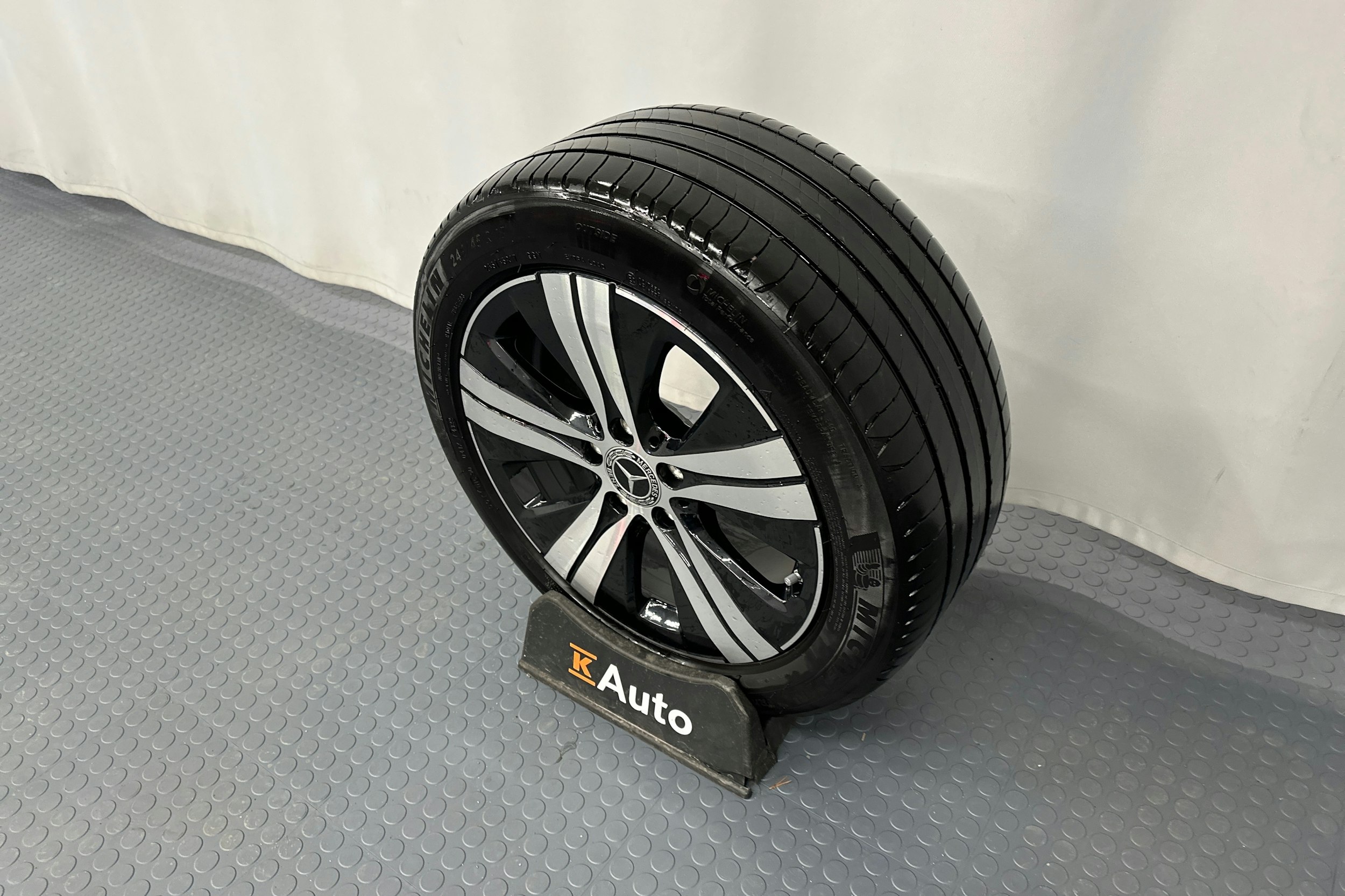 musta Mercedes-Benz C 2023 kuva 13.