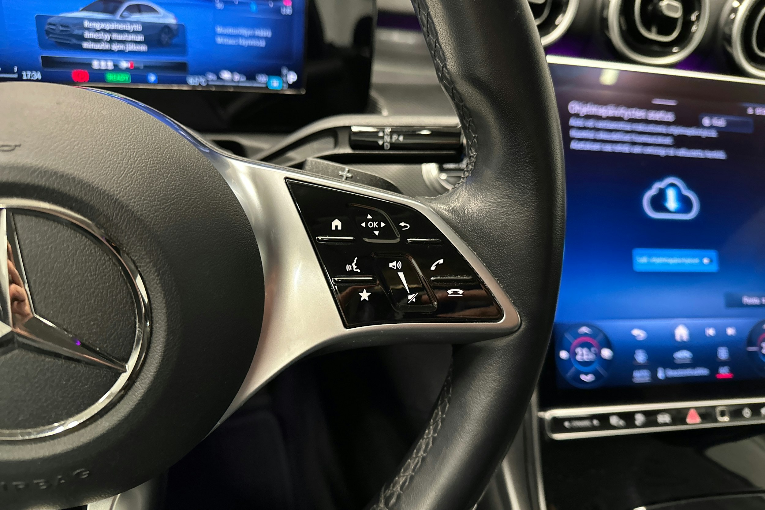 musta Mercedes-Benz C 2023 kuva 15.