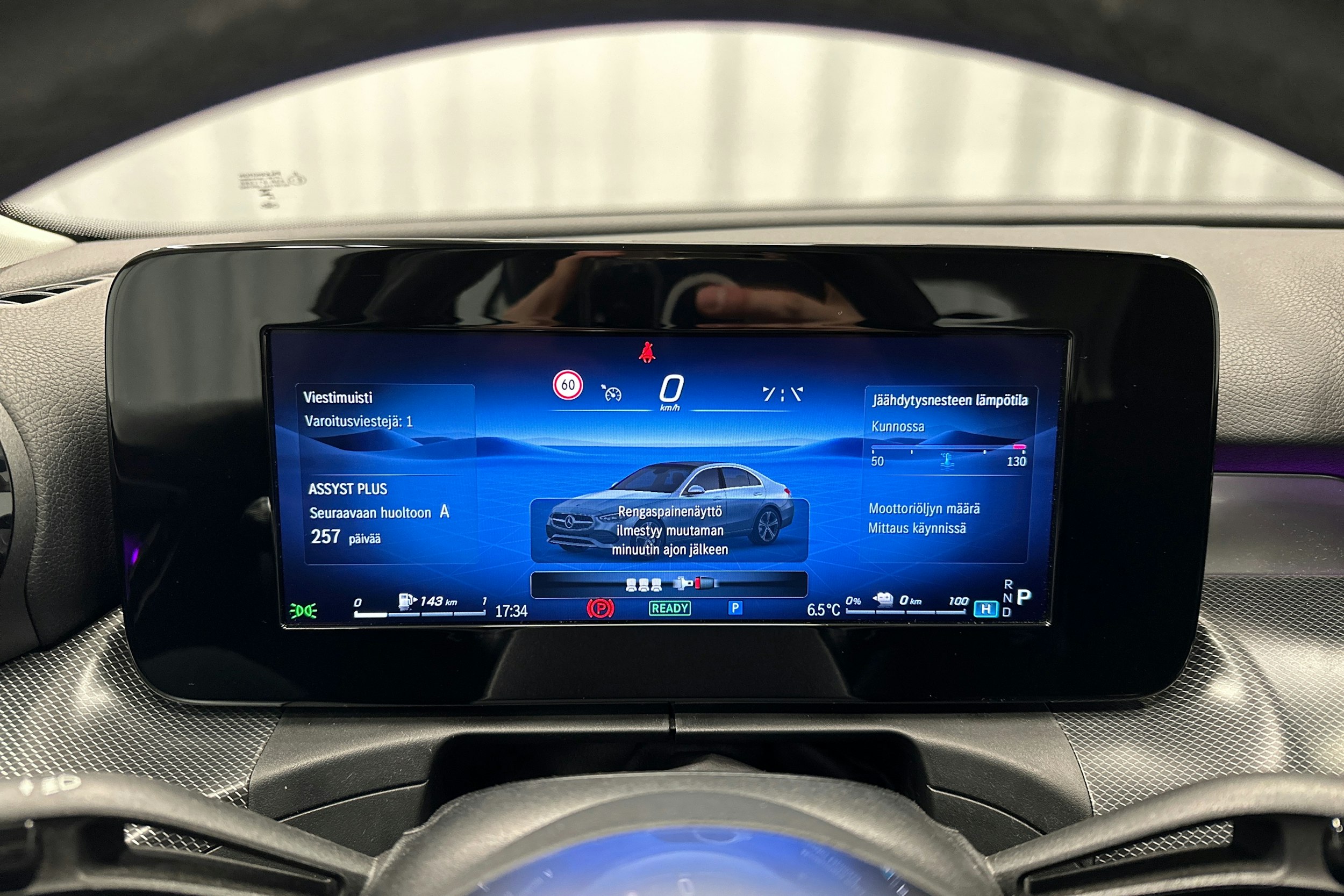 musta Mercedes-Benz C 2023 kuva 16.