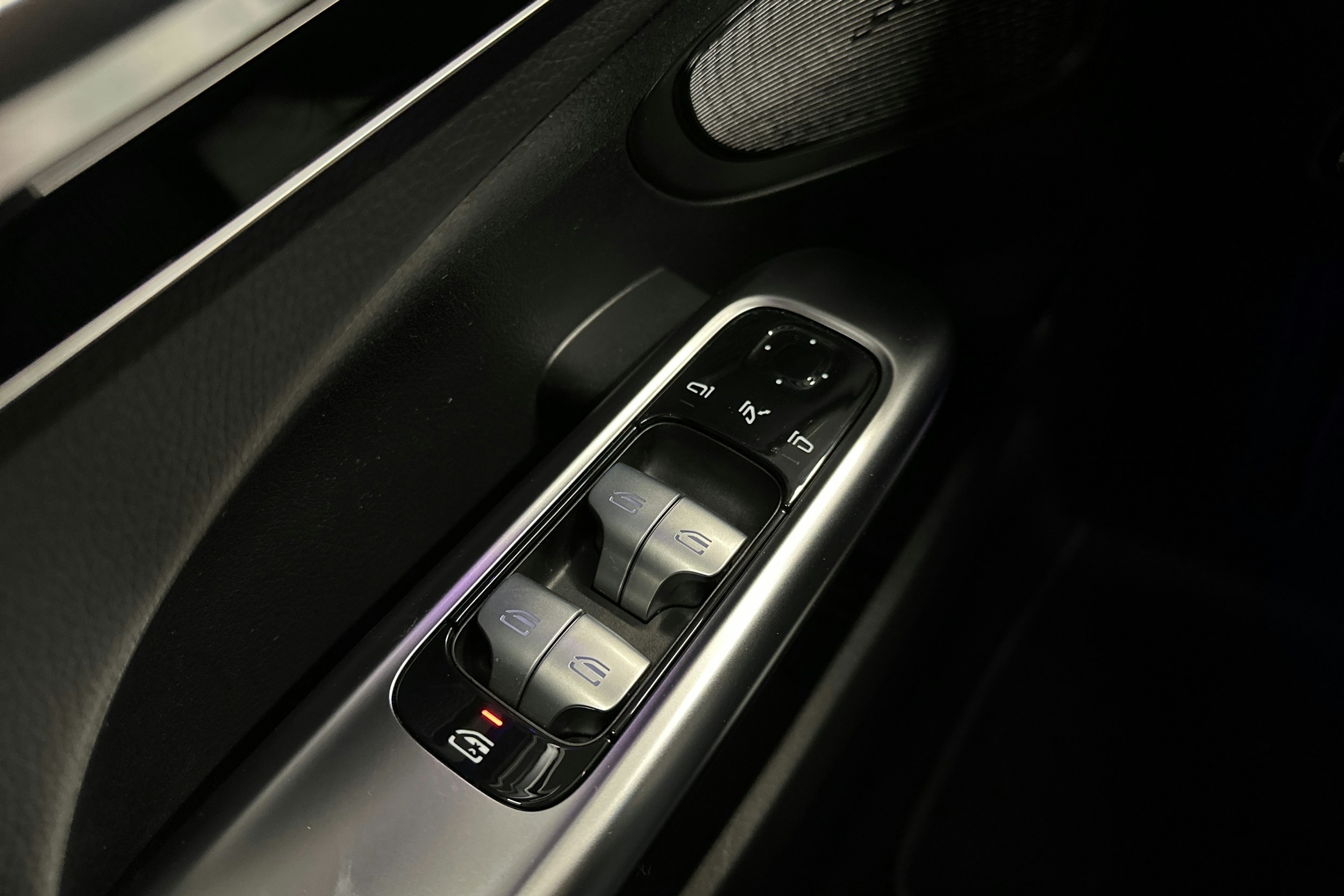 musta Mercedes-Benz C 2023 kuva 17.