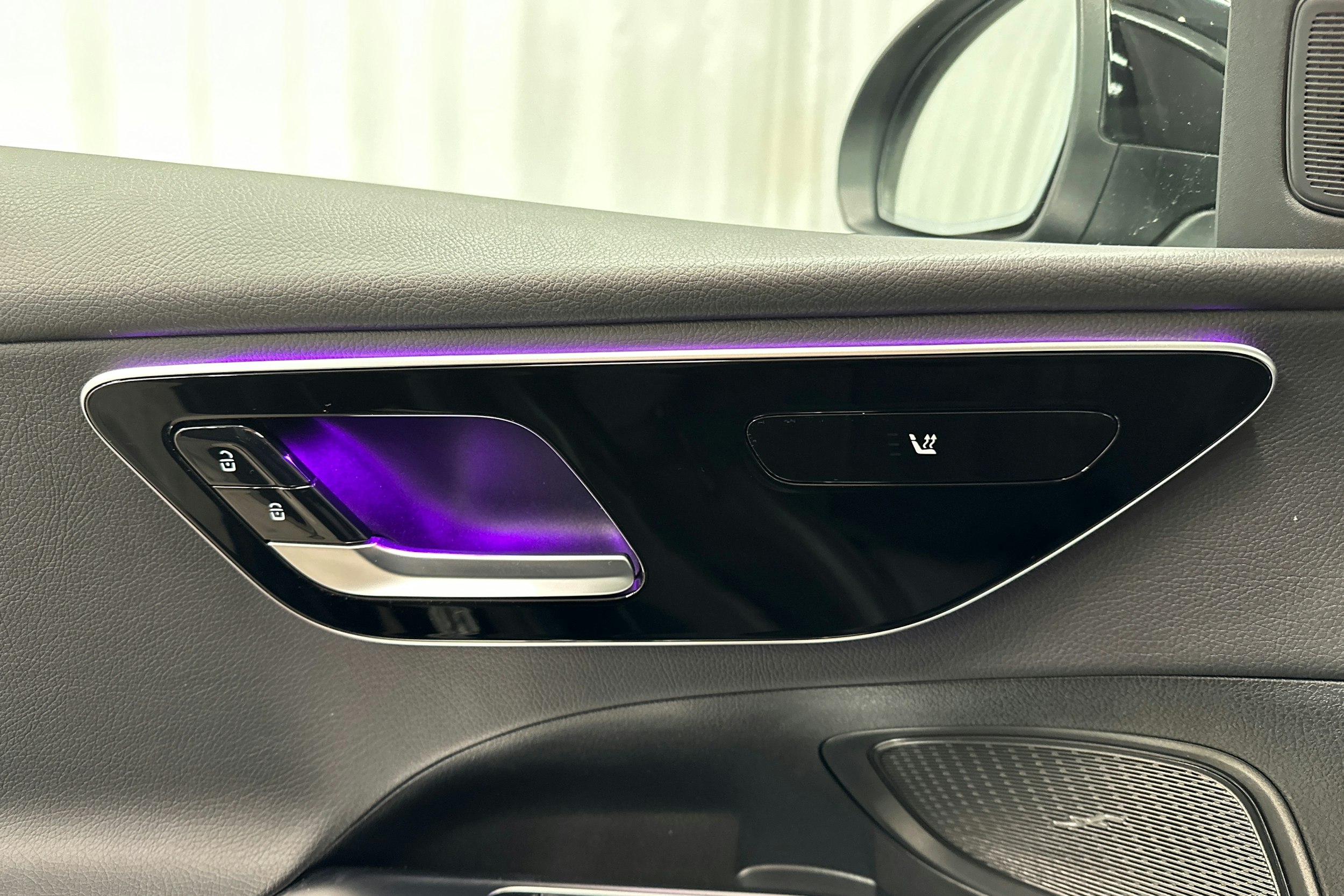 musta Mercedes-Benz C 2023 kuva 18.