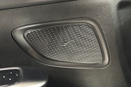 musta Mercedes-Benz C 2023 kuva 19.