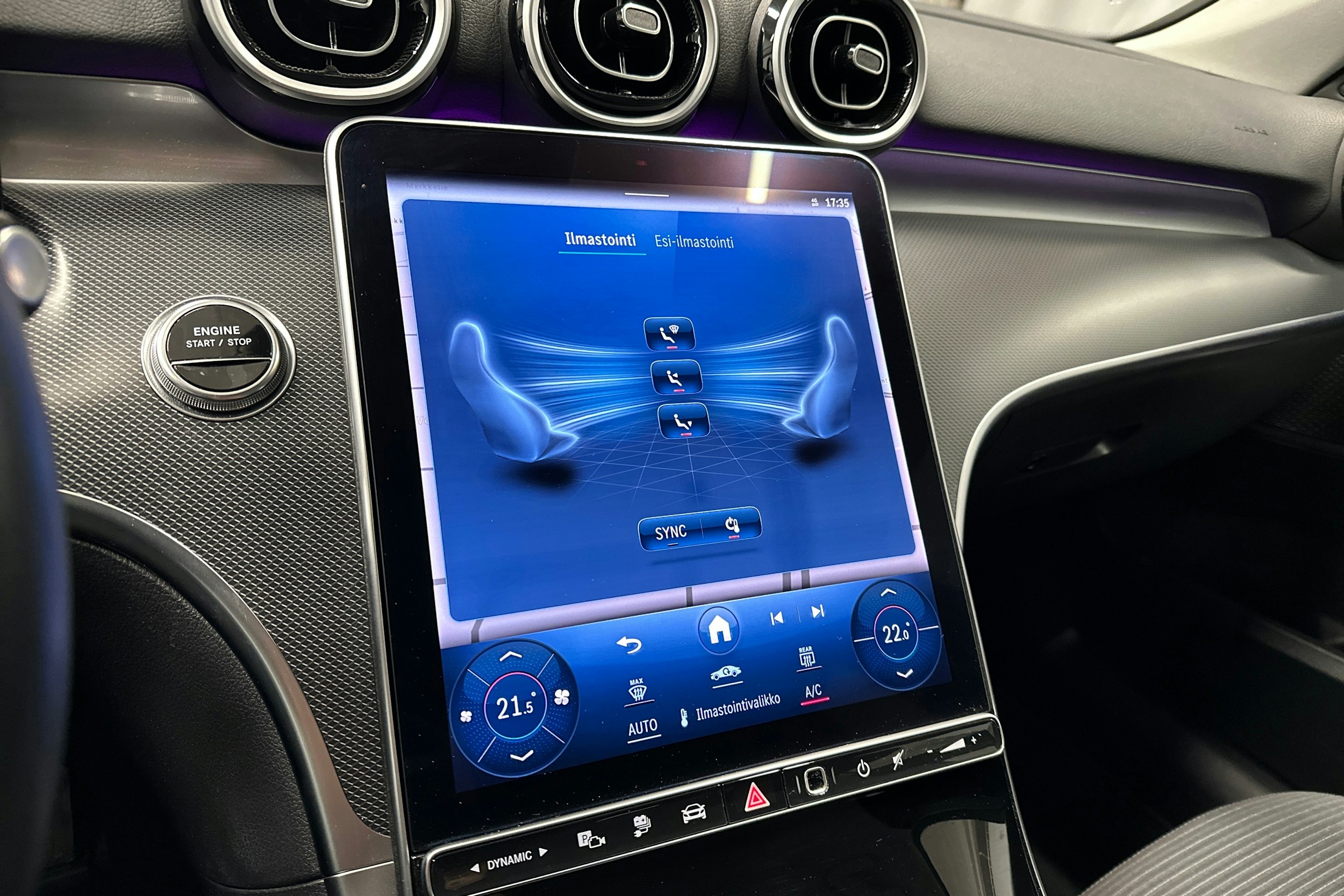 musta Mercedes-Benz C 2023 kuva 22.