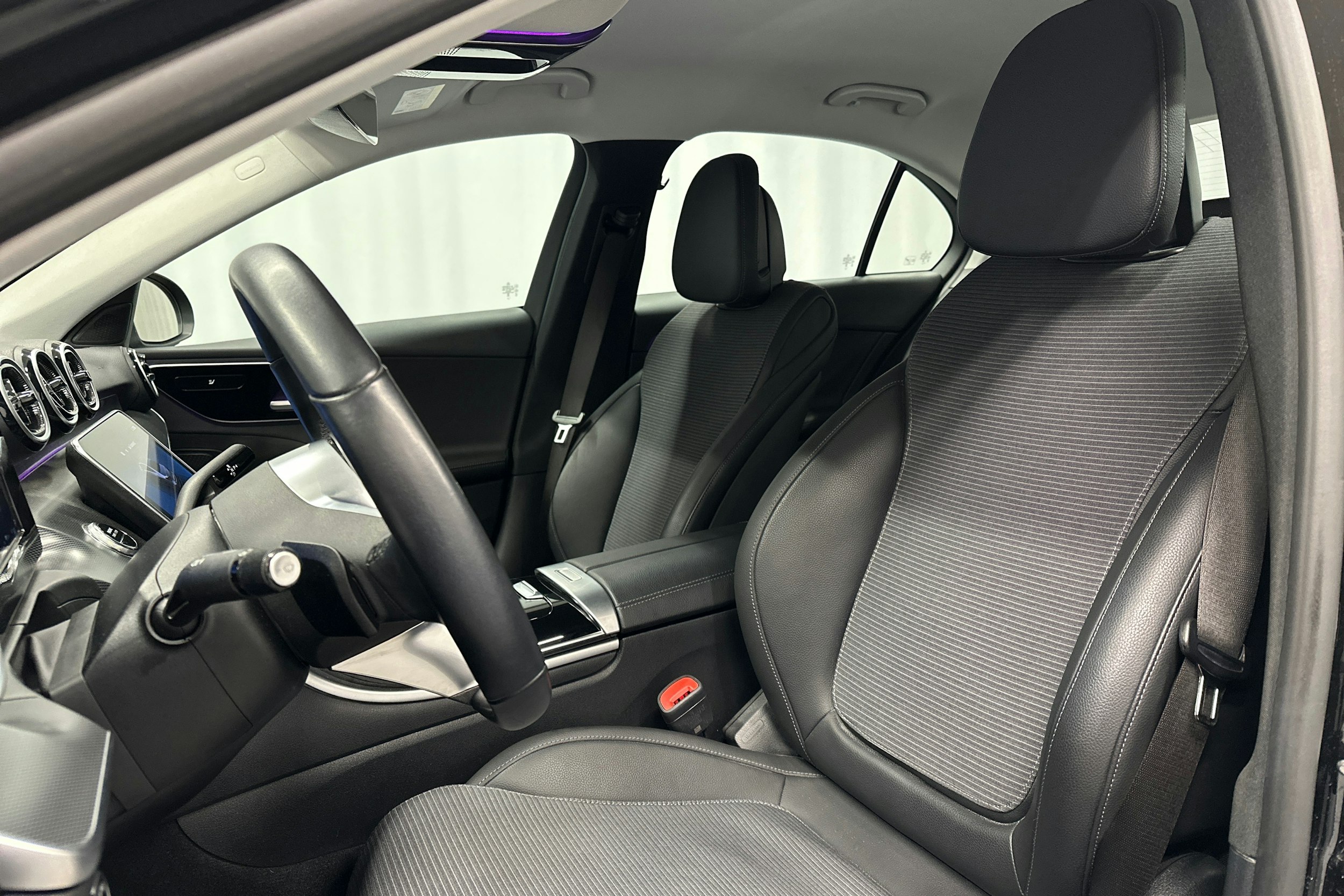 musta Mercedes-Benz C 2023 kuva 25.