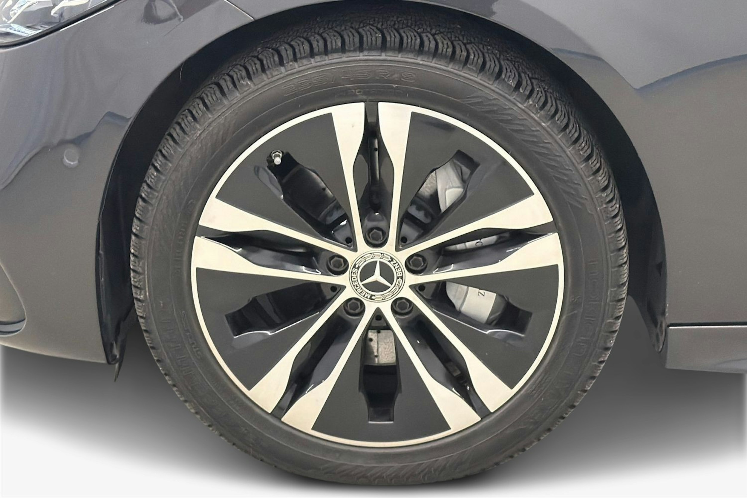 harmaa Mercedes-Benz C 2023 kuva 11.