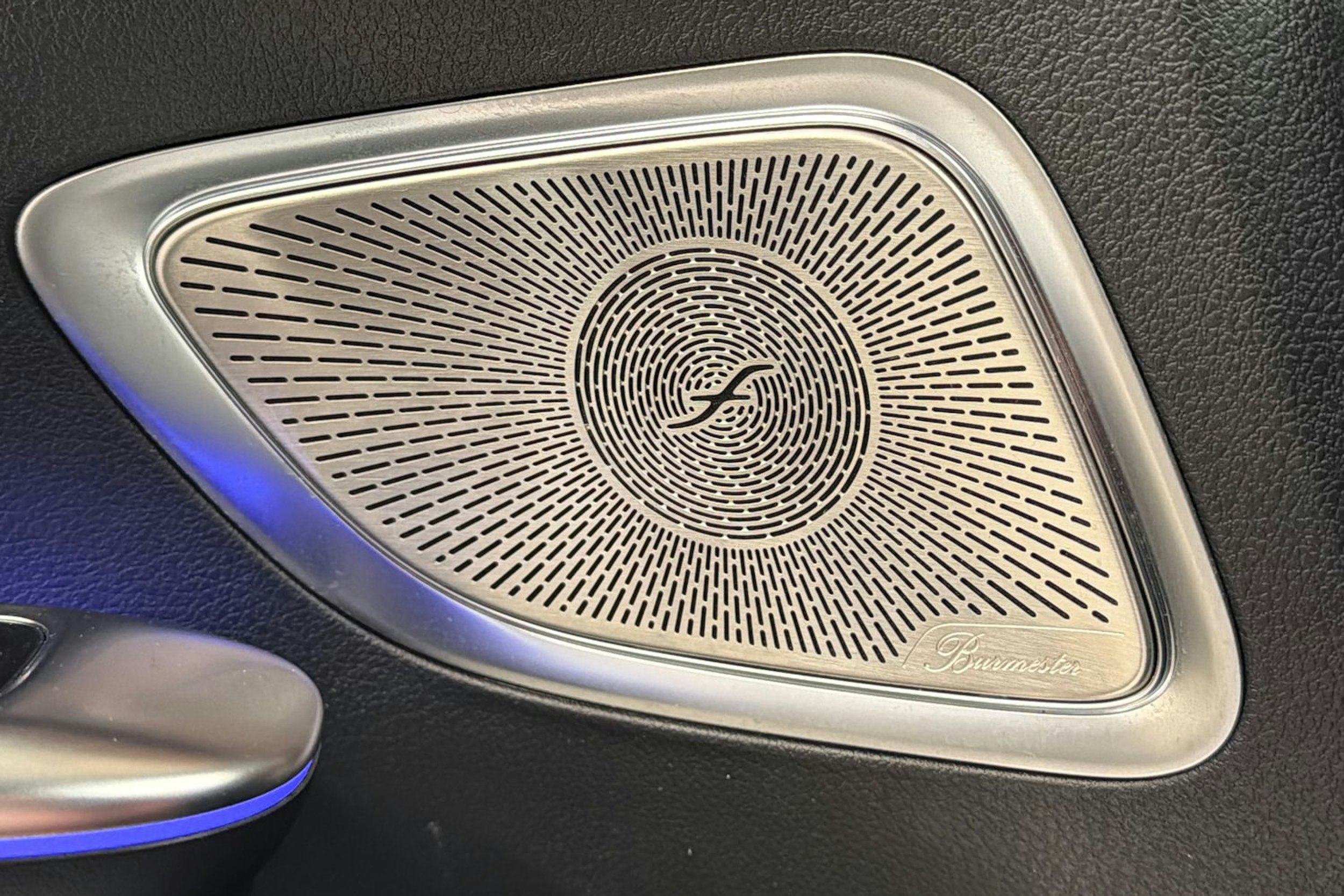 harmaa Mercedes-Benz C 2023 kuva 14.