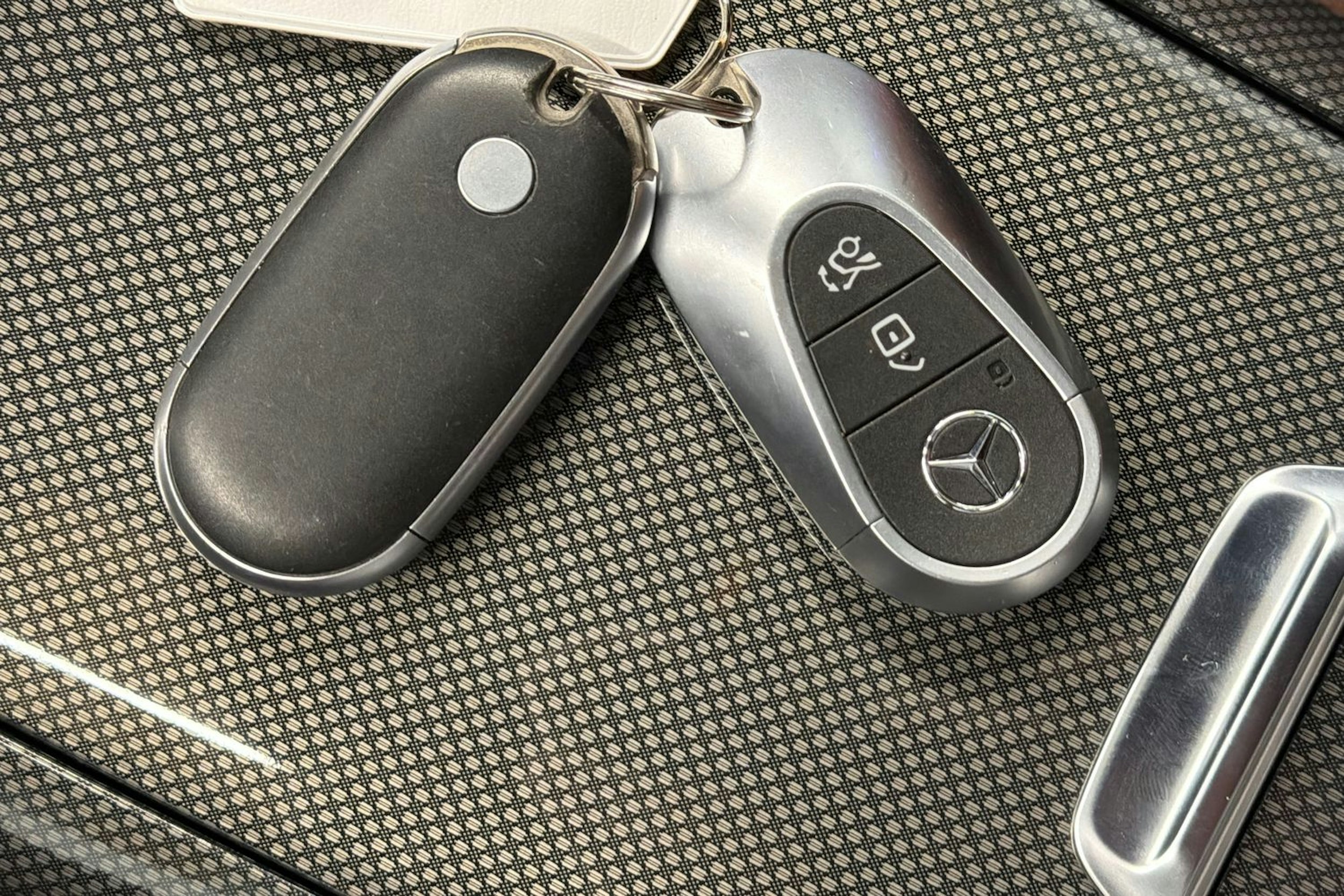 harmaa Mercedes-Benz C 2023 kuva 35.