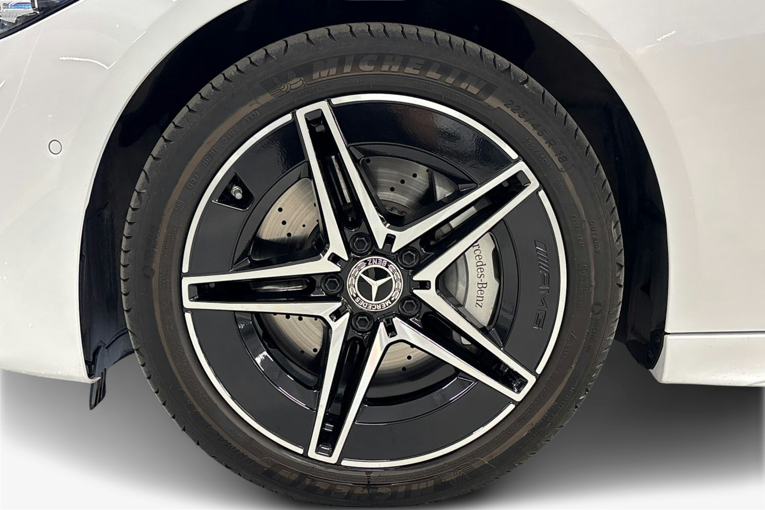 vihreä Mercedes-Benz C 2023 kuva 11.