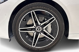 vihreä Mercedes-Benz C 2023 kuva 11.