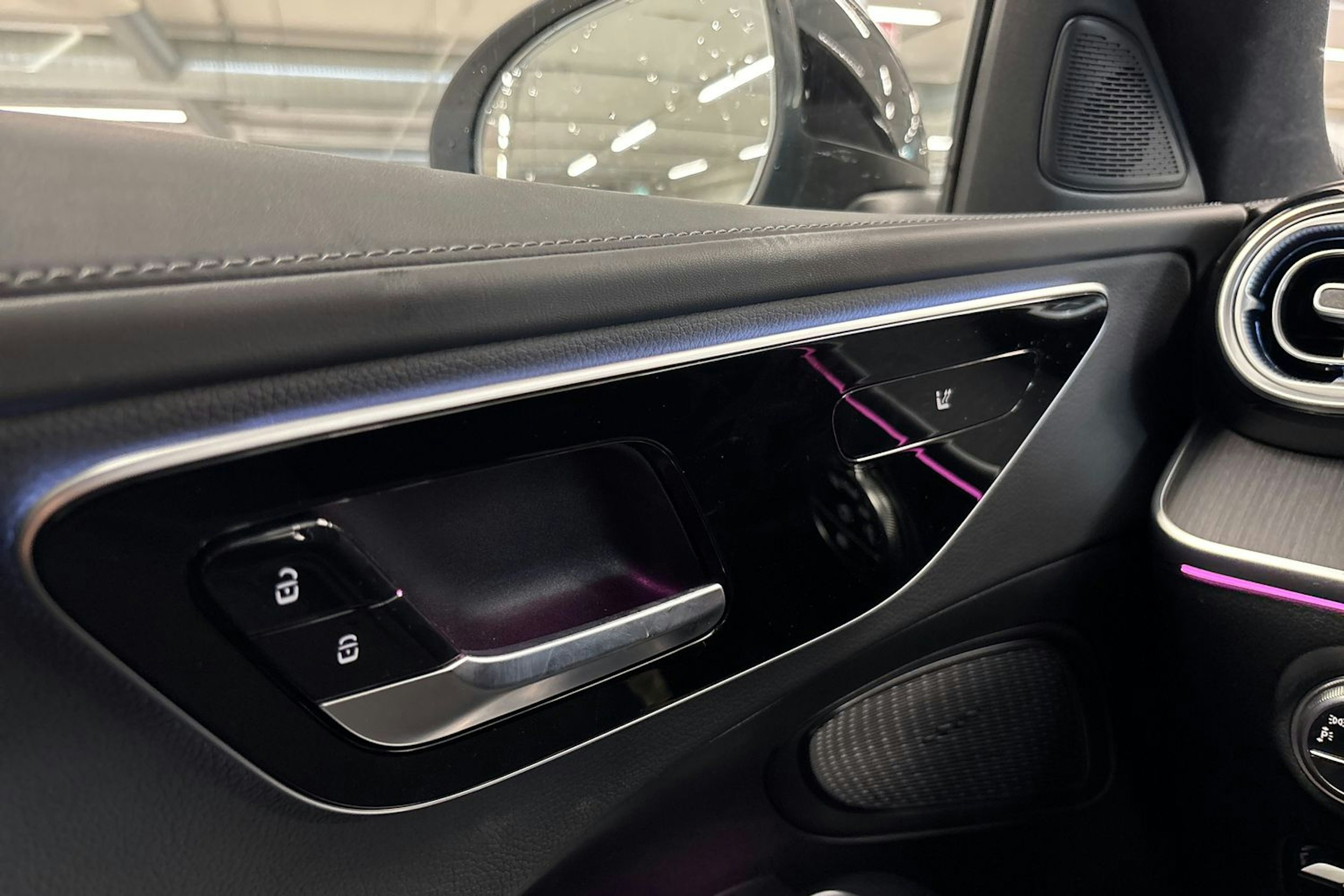 vihreä Mercedes-Benz C 2023 kuva 22.