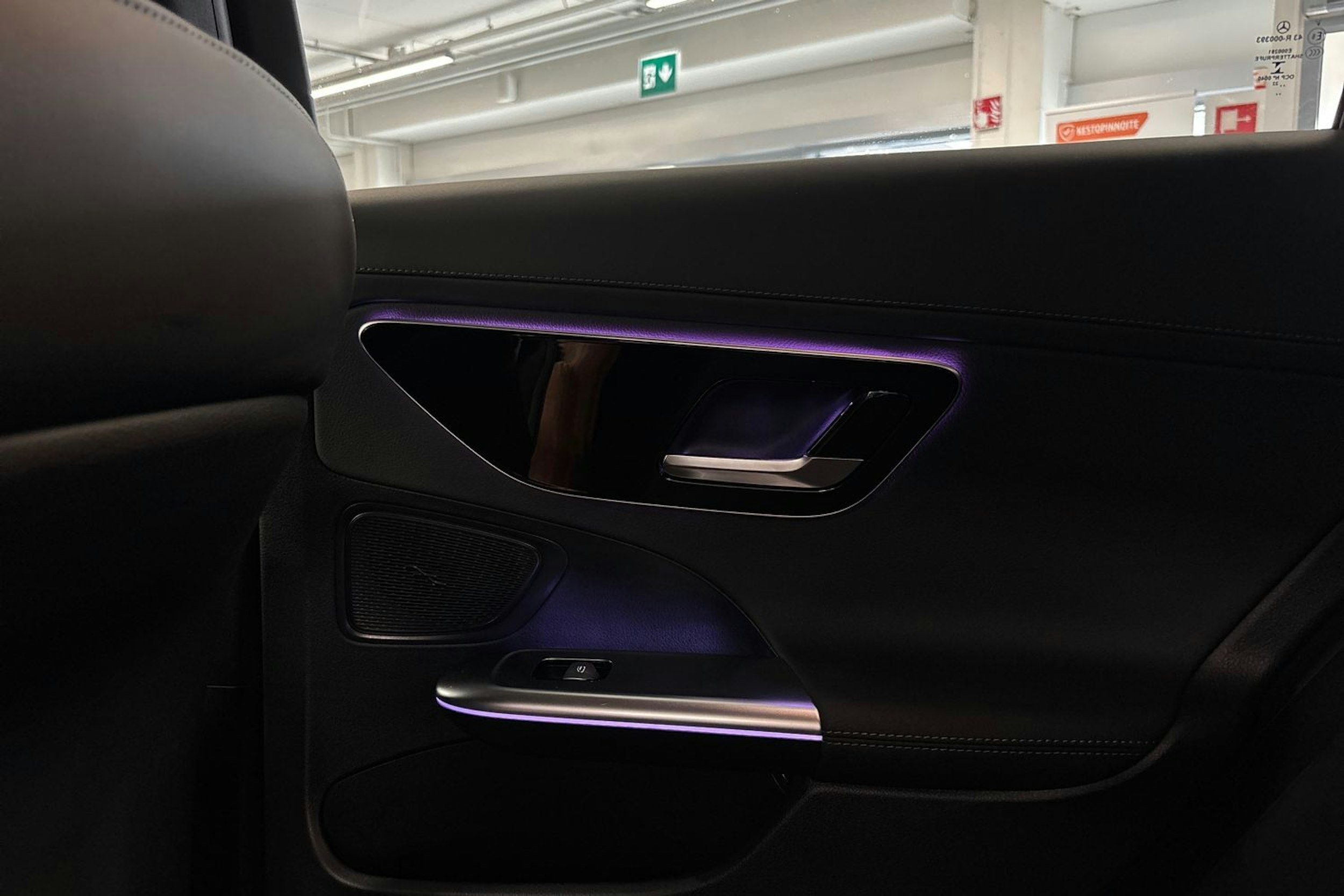 vihreä Mercedes-Benz C 2023 kuva 30.
