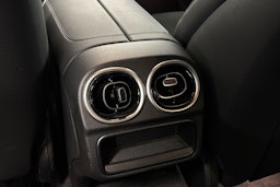 vihreä Mercedes-Benz C 2023 kuva 31.