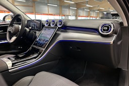 musta Mercedes-Benz C 2023 kuva 14.